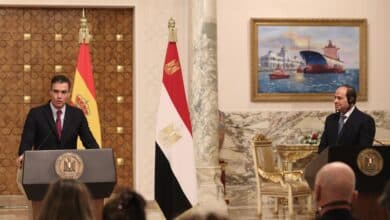 Sánchez acepta la exigencia egipcia de no celebrar rueda de prensa y mima a Al Sisi: "Será un honor recibirle en España"