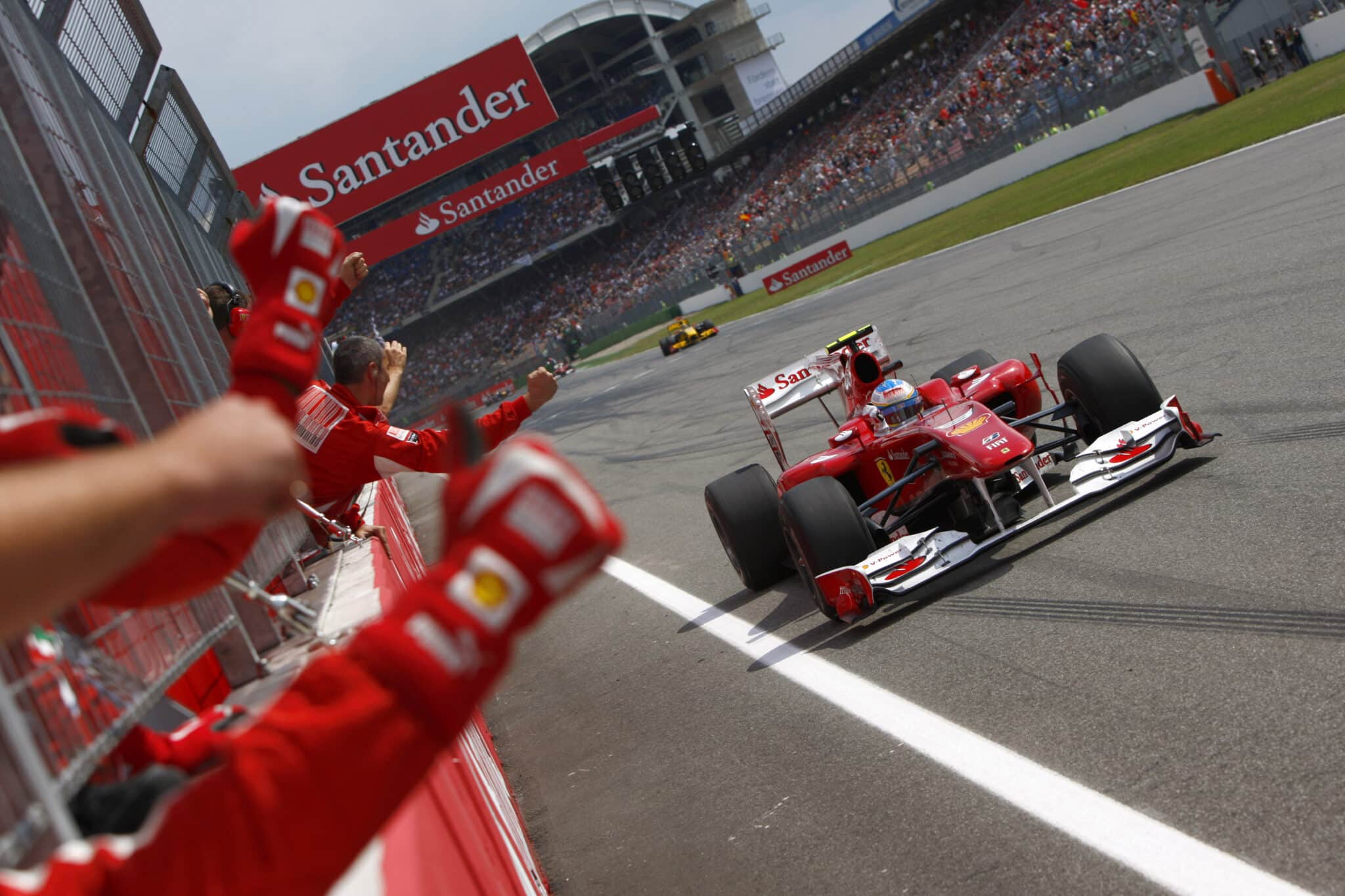 Santander vuelve a la Fórmula 1 con una alianza con Ferrari