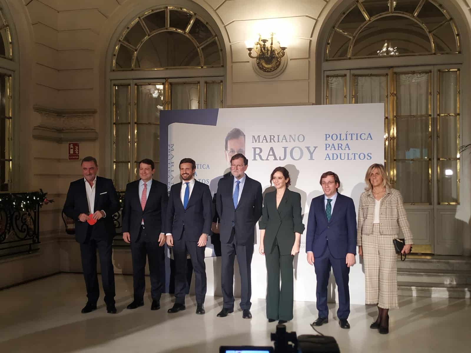 Rajoy consigue la primera foto conjunta de Ayuso y Casado en plena ...
