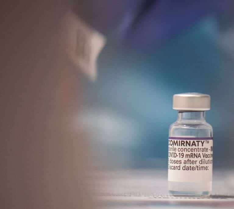El 'líder' de los antivacunas de Italia contrae el Covid y pide "seguir la ciencia" desde el hospital