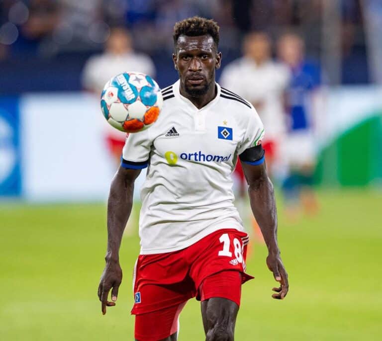 El jugador del Hamburgo Bakery Jatta irá a juicio por una supuesta falsificación de su identidad y su edad