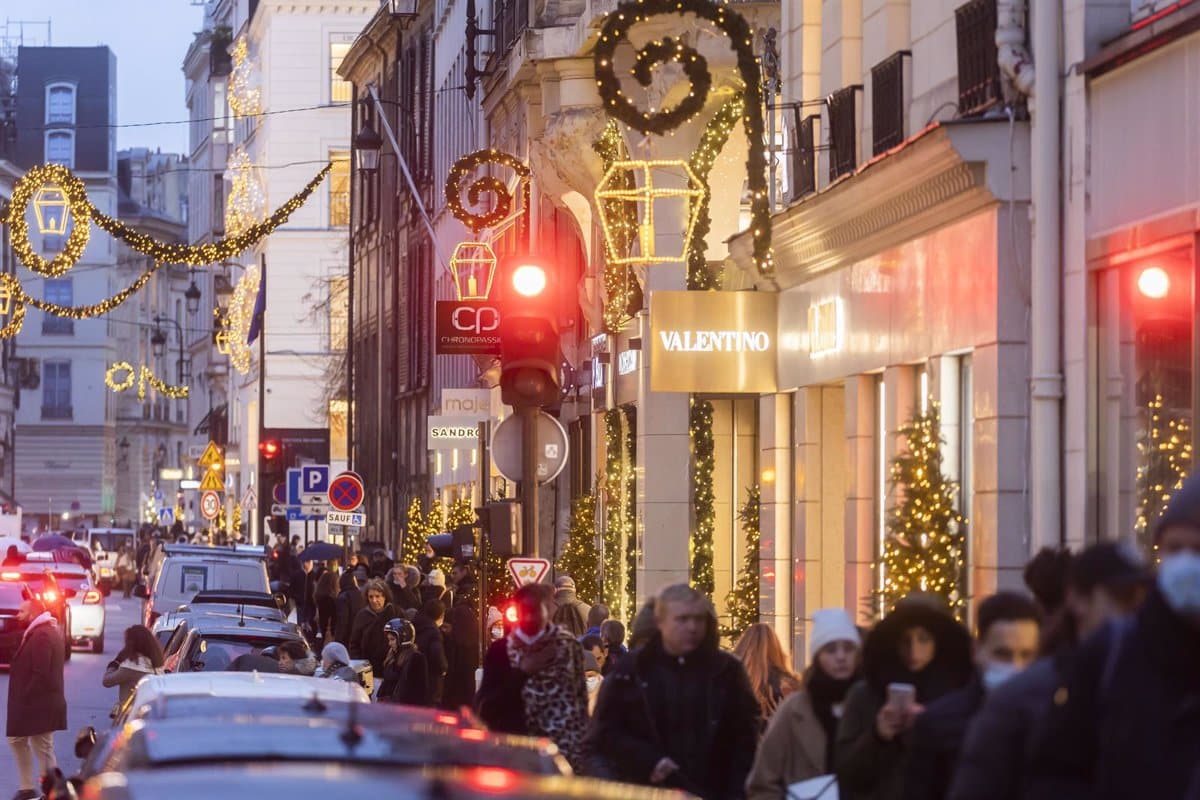 Francia detiene a dos terroristas que planeaban apuñalamientos en Navidad