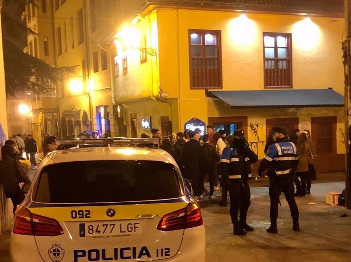 Desalojadas 230 personas en un bar de Oviedo que tenía un aforo permitido de 92 personas