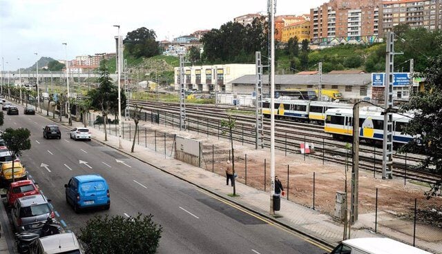 El Congreso agiliza con un cambio legal las operaciones urbanísticas de terrenos de Adif y Renfe Terrenos de ADIF en la calle Castilla, Santander