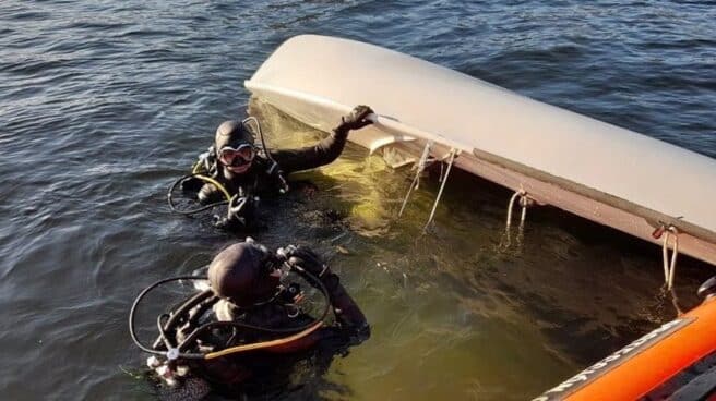 Rescatan del embalse de Plasencia a un deportista con una leve hipotermia tras volcar su embarcación Rescate de un deportista en el embalse de Plasencia tras volcar su embarcación.
