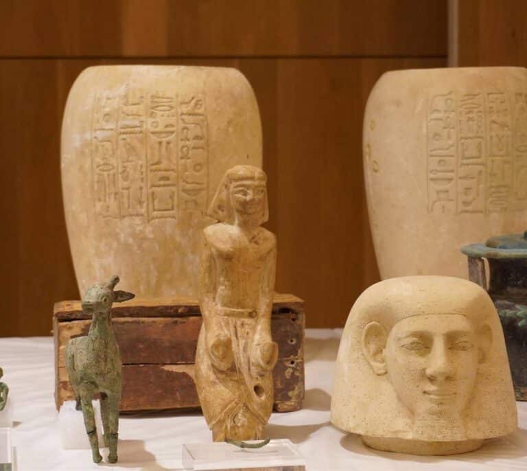 Vuelven a Egipto 36 piezas recuperadas en España en la "operación Hierática"
