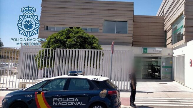 Vehículo de la Policía Nacional en la Comisaría de Jerez