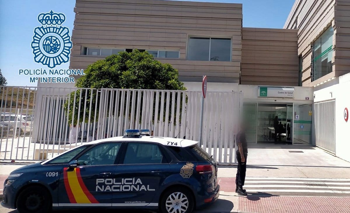 Vehículo de la Policía Nacional en la Comisaría de Jerez