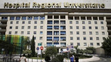 Ascienden a 68 los profesionales del hospital de Málaga infectados por covid tras una comida de Navidad