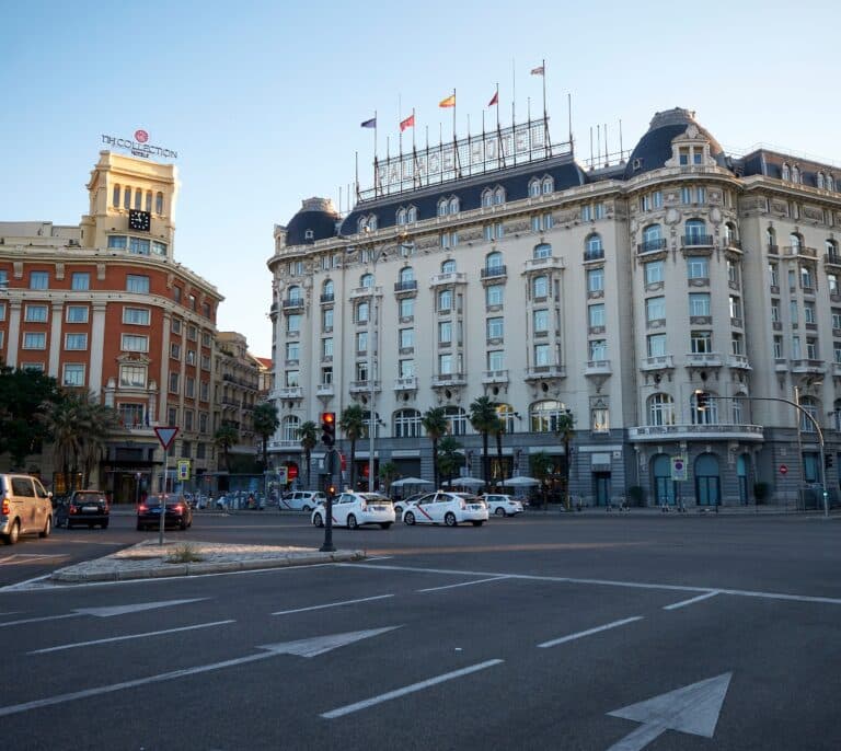 Los hoteles españoles ingresan un 11% más por habitación que antes de la pandemia