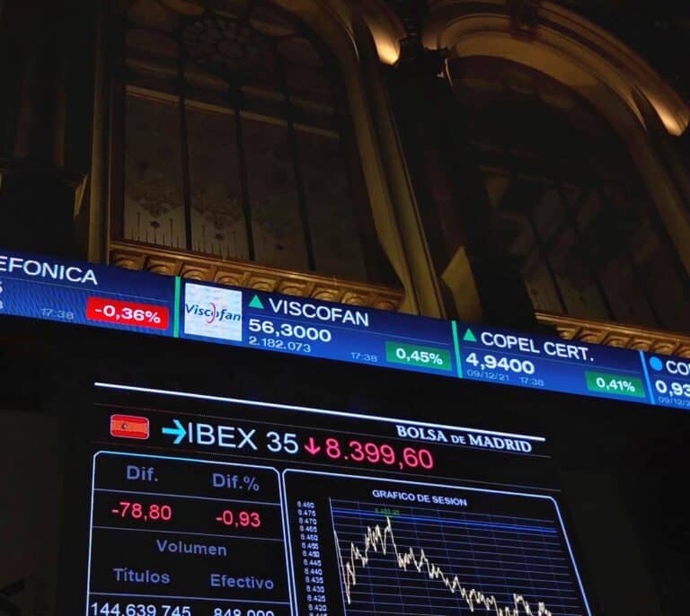 El Ibex lidera las subidas de las bolsas europeas en una jornada volátil