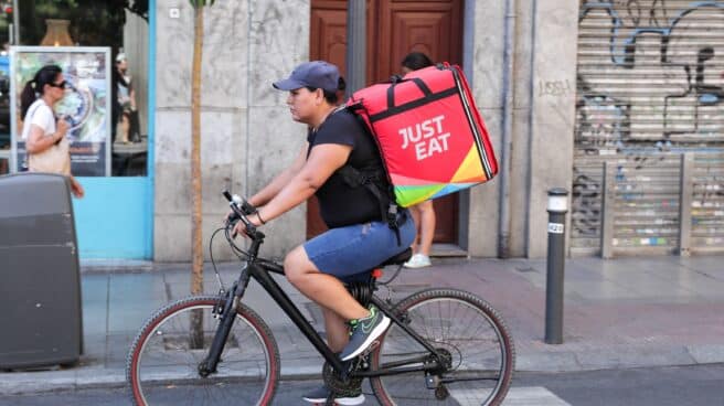 Imagen de un repartidor de Just Eat. Imagen de un repartidor de Just Eat.
