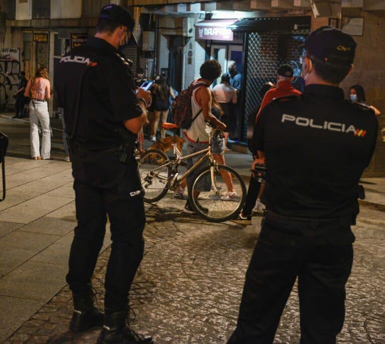 Interior dice que no puede saber cuántas fiestas ilegales ha detectado la Policía en pandemia