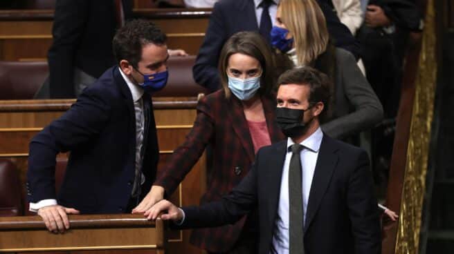 Pablo Casado, Cuca Gamarra y Teodoro García-Egea, en el Congreso de los diputados.