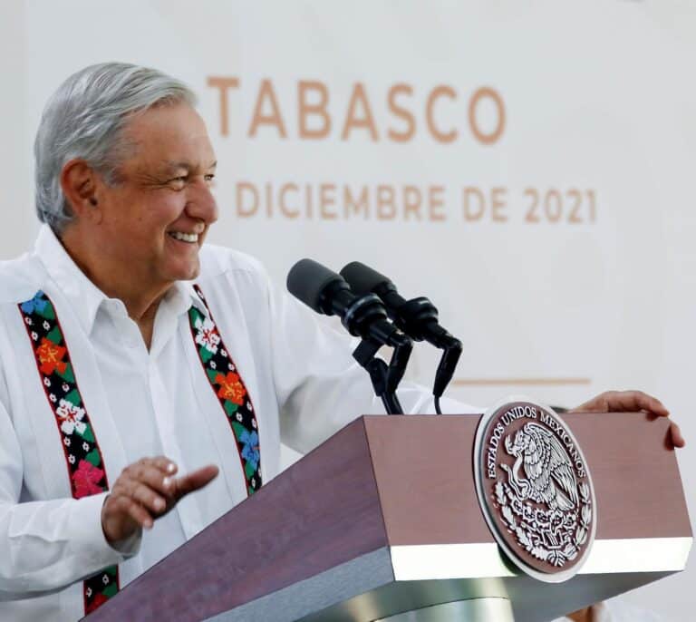 La autoridad electoral de México cancela el referéndum revocatorio sobre López Obrador por "falta de fondos"