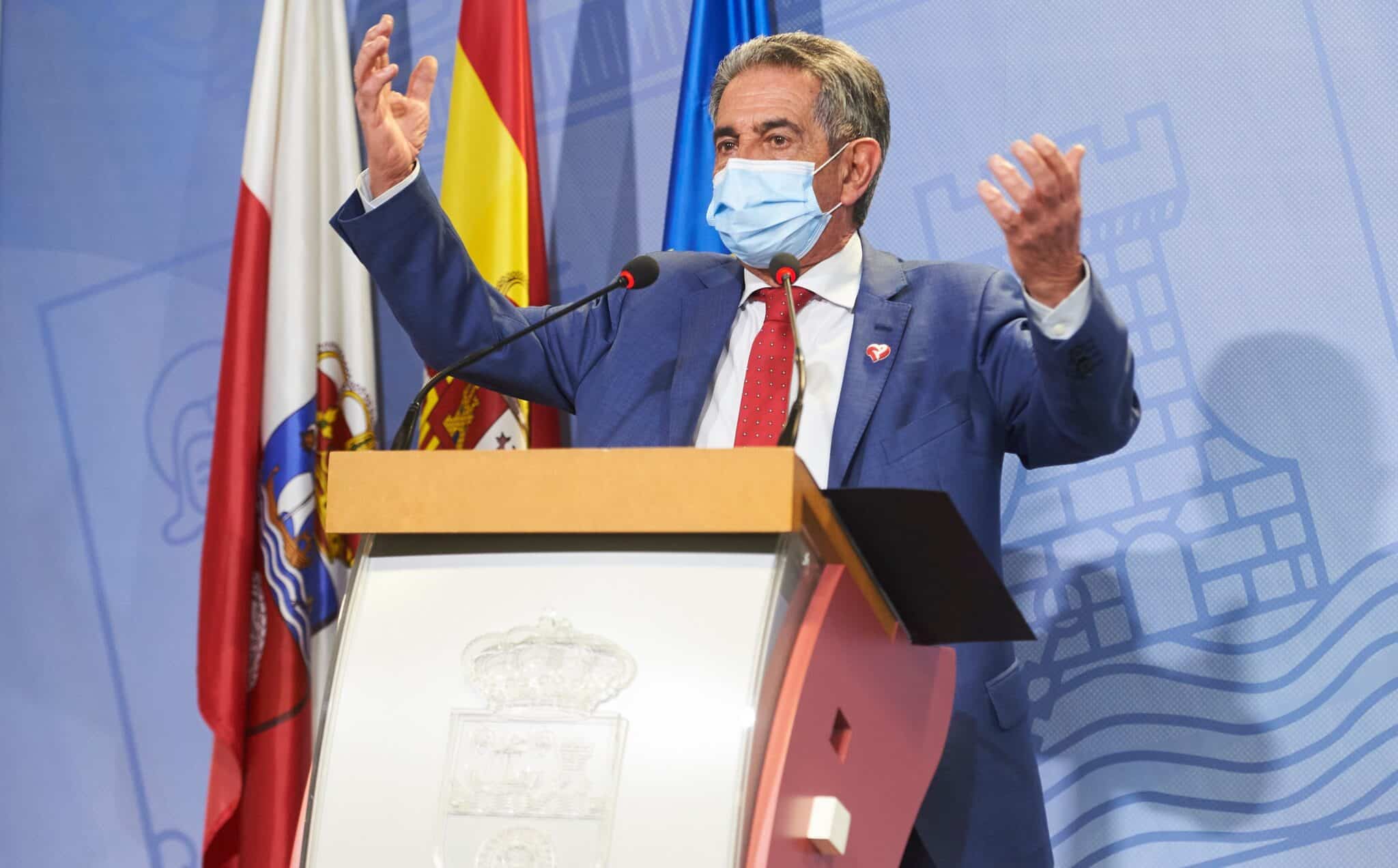 El presidente de Cantabria, Miguel Ángel Revilla, en una comparecencia informativa.