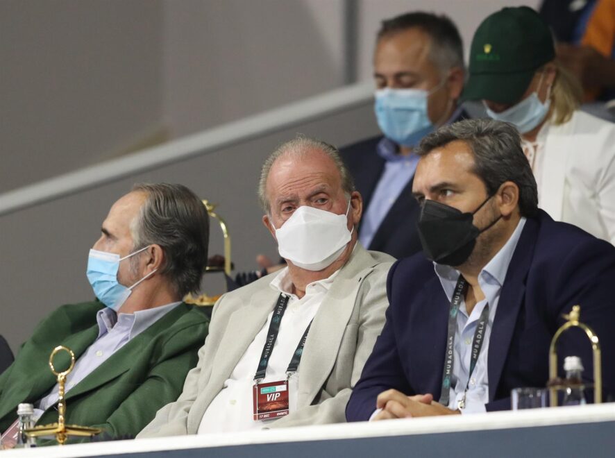 Juan Carlos I, en Abu Dhabi viendo un partido de Rafa Nadal.