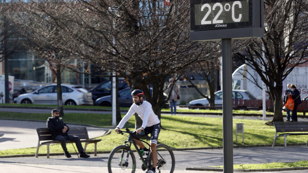 Un termómetro marca 22ºC este miércoles en Bilbao