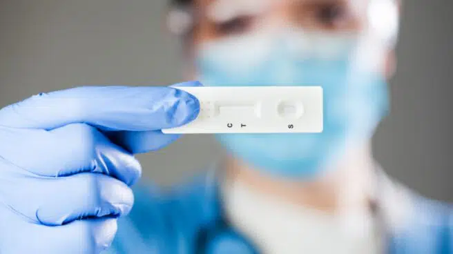 ¿Son fiables los test de antígenos de saliva que venden en las farmacias?