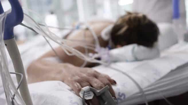 Una paciente ingresada por covid en la UCI del Hospital Enfermera Isabel Zendal. Una paciente ingresada por covid en la UCI del Hospital Enfermera Isabel Zendal.