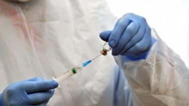 Europa autoriza Novavax, la quinta vacuna contra el Covid
