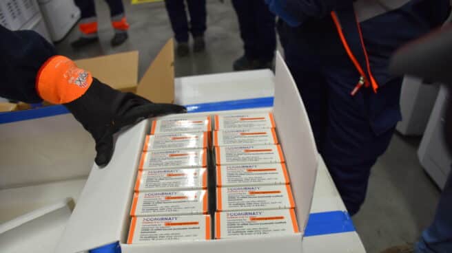 vacuna-pediatrica-pfizer-covid-ninos Llegada de la primera remesa de vacunas Covid pediátricas de Pfizer destinadas a los niños de cinco a 11 años.