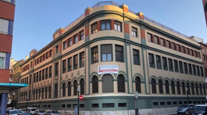 Encuentran muertos a los dos operarios atrapados en el derrumbe de un colegio en Gijón