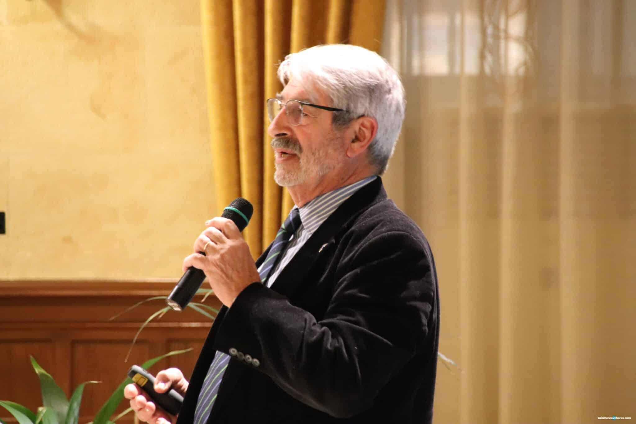 Raúl Ortiz de Lejarazu, virólogo y director emérito del Centro Nacional de Gripe de Valladolid.