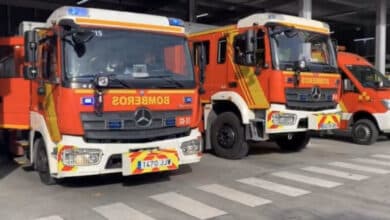 Un coche de Bomberos choca al sacar la escalera contra cuatro turismos