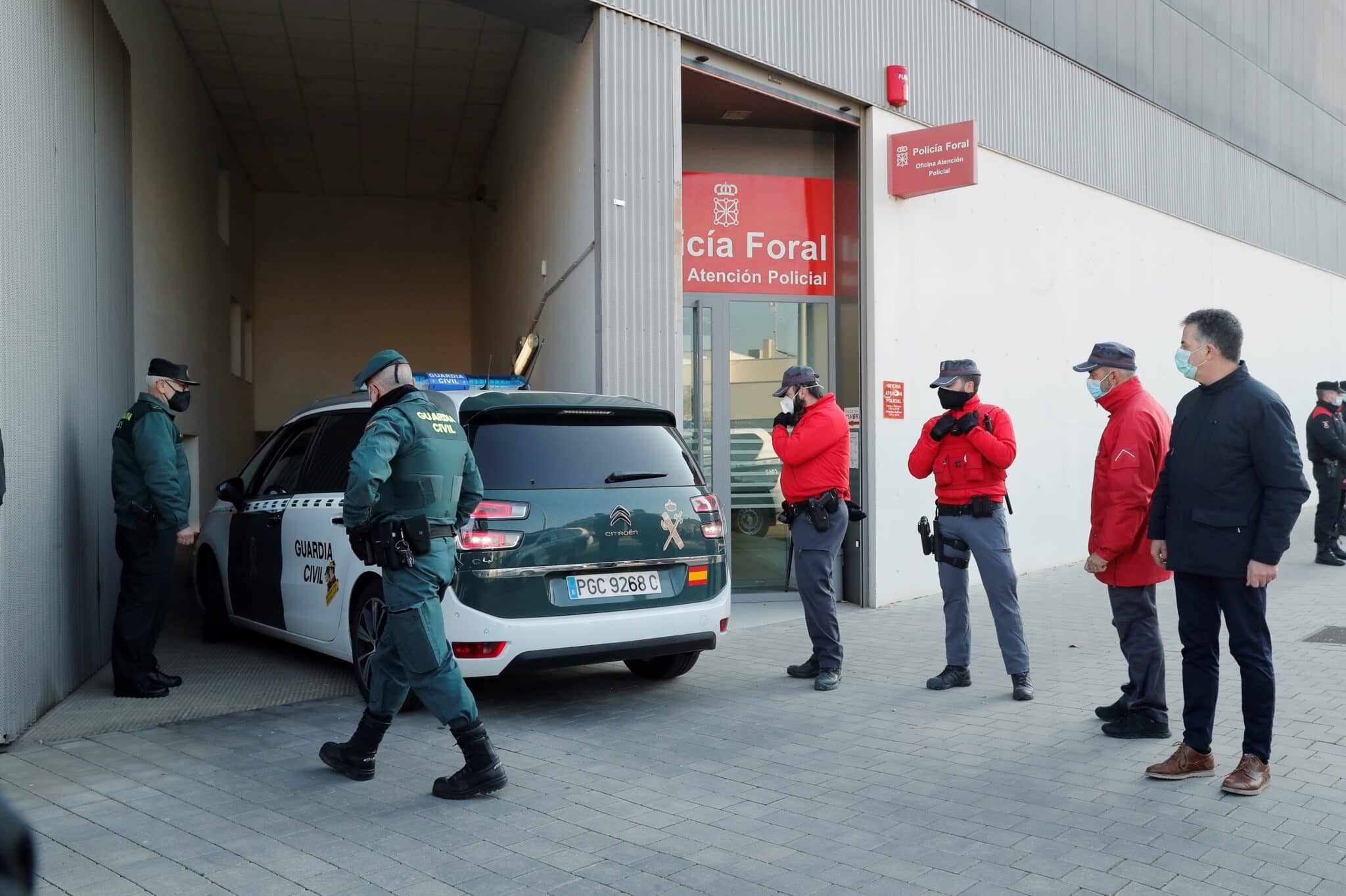 El detenido en Francia entra en dependencias policiales de Tudela.