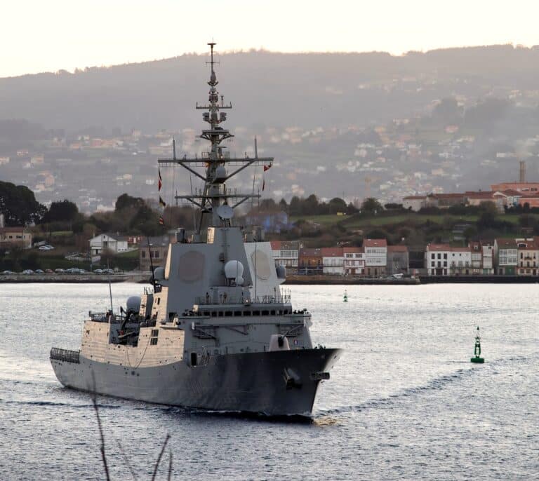 Una mayoría de españoles rechaza que el Gobierno envíe efectivos militares a Ucrania