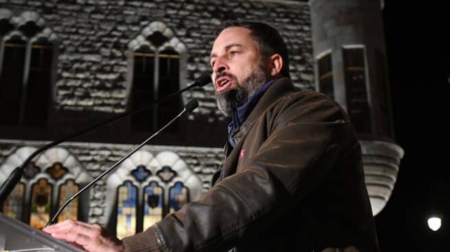 El presidente del Vox, Santiago Abascal, durante el acto electoral que han celebrado hoy jueves en la plaza de San Marcelo de León