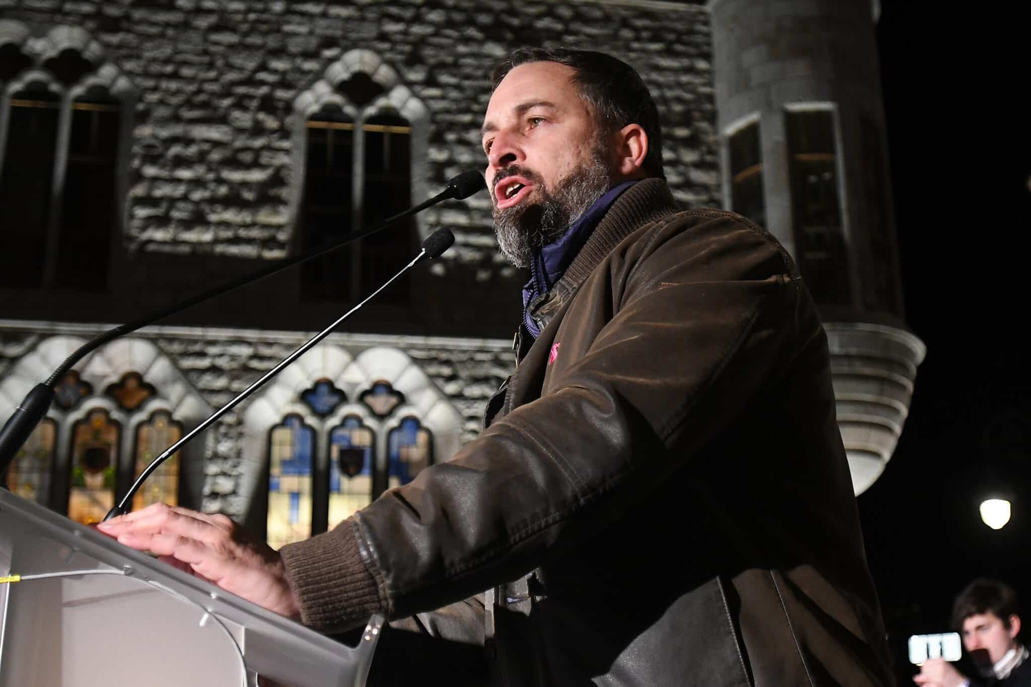 El presidente del Vox, Santiago Abascal, durante el acto electoral que han celebrado hoy jueves en la plaza de San Marcelo de León