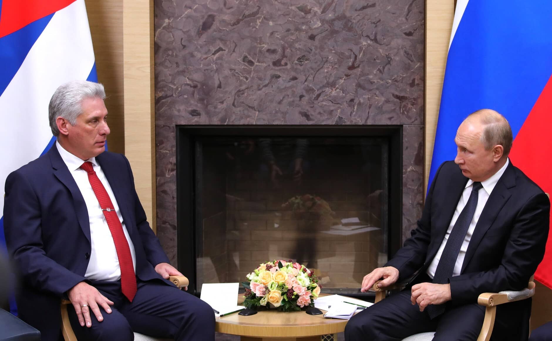 El presidente Díaz-Canel junto al presidente Putin en un encuentro en octubre de 2019