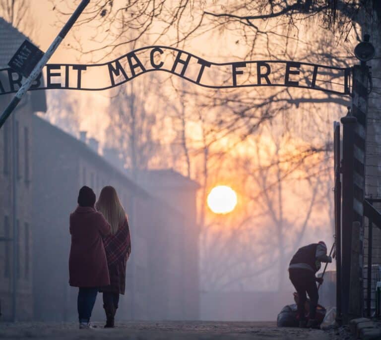 Auschwitz, la memoria del infierno nazi y sus mil caras en el cine y la literatura