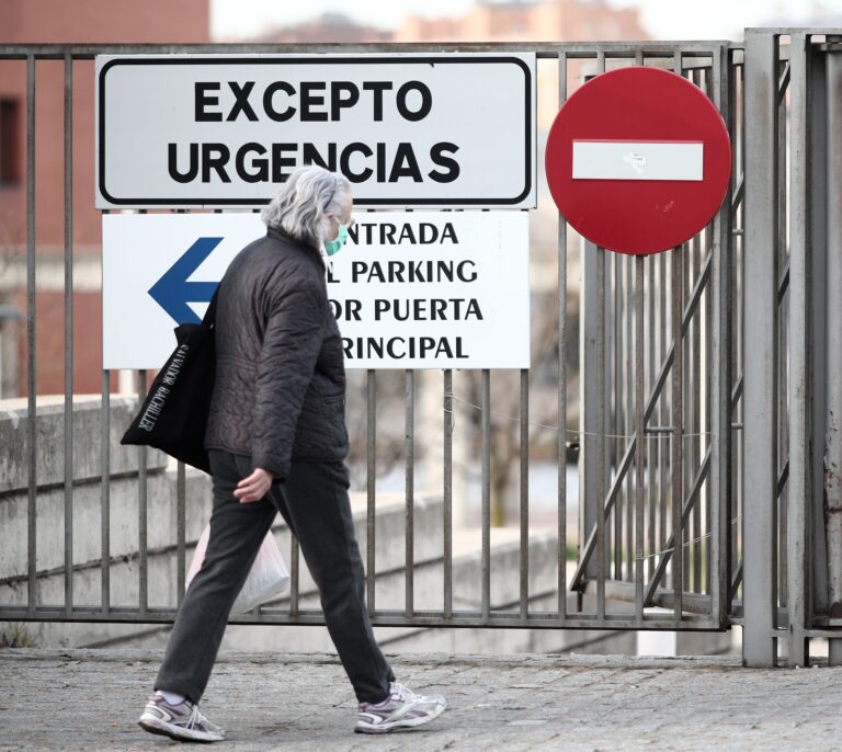 España registra 182.123 casos durante el fin de semana y la incidencia cae 200 puntos