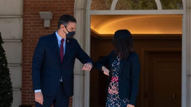 El presidente del Gobierno, Pedro Sánchez y la presidenta de Ciudadanos, Inés Arrimadas.