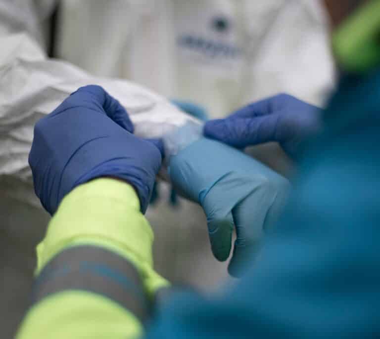 Condenan a la Generalitat Valenciana a indemnizar a médicos por falta de medios de protección en la primera ola
