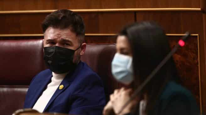 El portavoz de ERC, Gabriel Rufián (i), y la presidenta de Ciudadanos (Cs), Inés Arrimadas (d). El portavoz de ERC, Gabriel Rufián (i), y la presidenta de Ciudadanos (Cs), Inés Arrimadas (d).