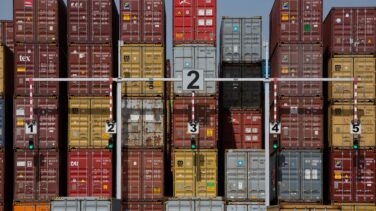 El déficit comercial de España aumenta un 68% en 2021 y se acerca a los 21.000 millones