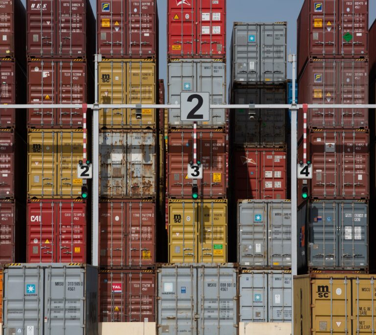El saldo comercial español se multiplica por seis al dispararse la importación: 26.569 millones