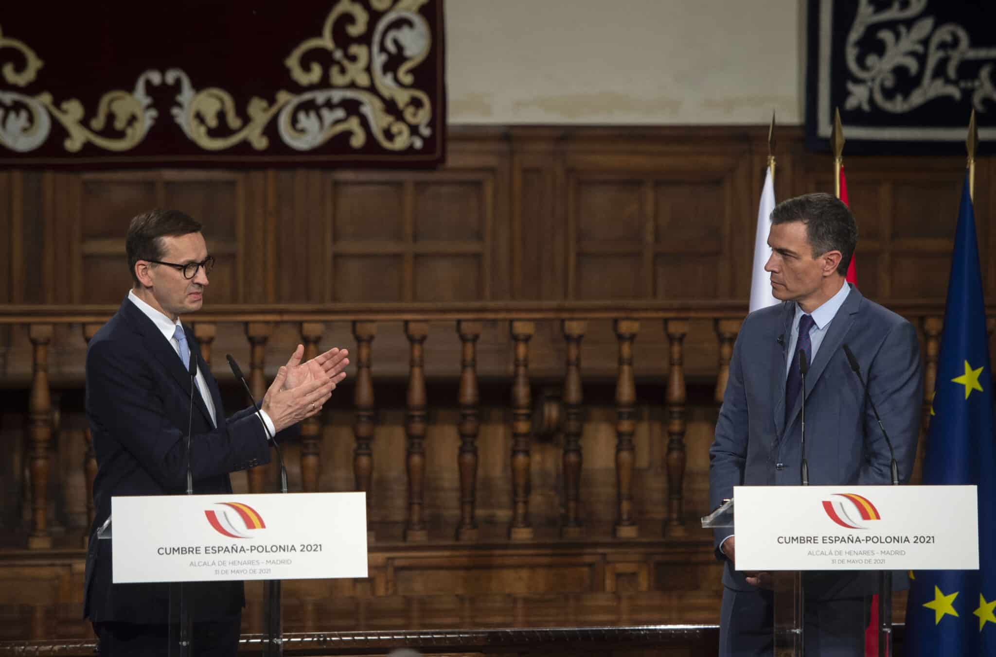 El presidente del Gobierno, Pedro Sánchez, y el primer ministro de la República de Polonia, Mateusz Morawiecki.