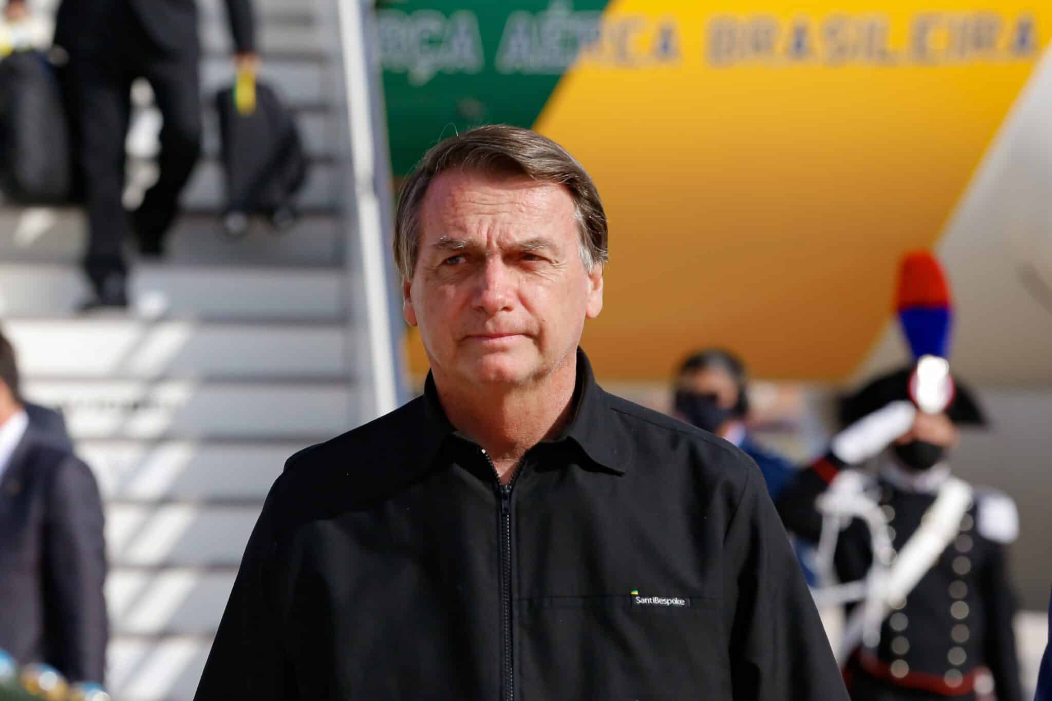 El presidente brasileño Jair Bolsonaro llega al aeropuerto Ciampino Giovan Battista Pastine de Roma