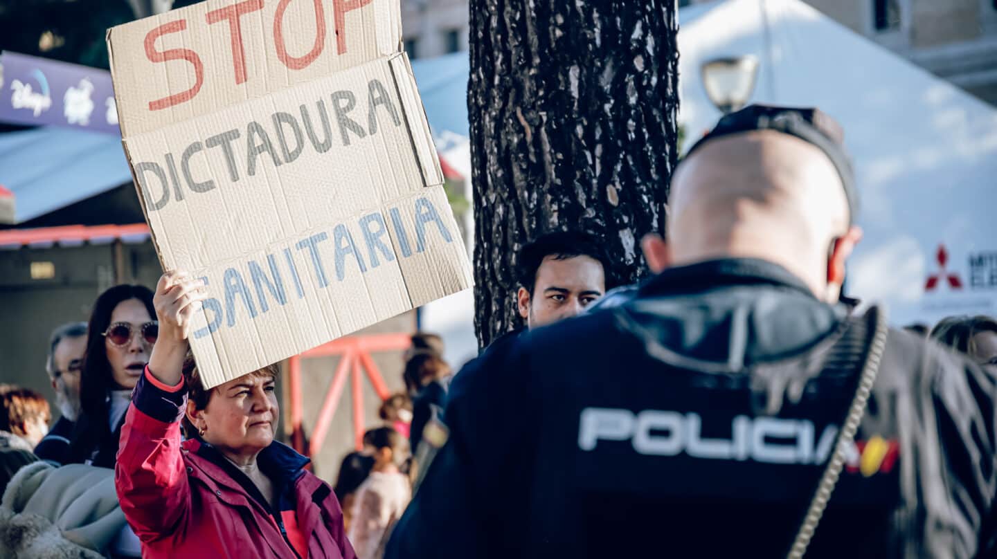 Los 'polis' antivacuna: "No nos hicimos agentes para ser verdugos de la sociedad"