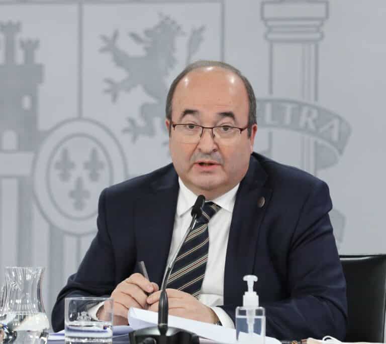 El Gobierno retrasa ahora a septiembre la distribución de los bonos de 400 euros a jóvenes