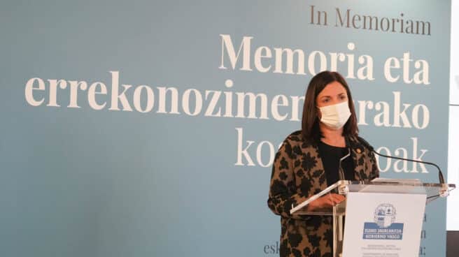 Entrega de ‘Cuadernos de memoria y reconocimiento’ a familias de víctimas de ETA