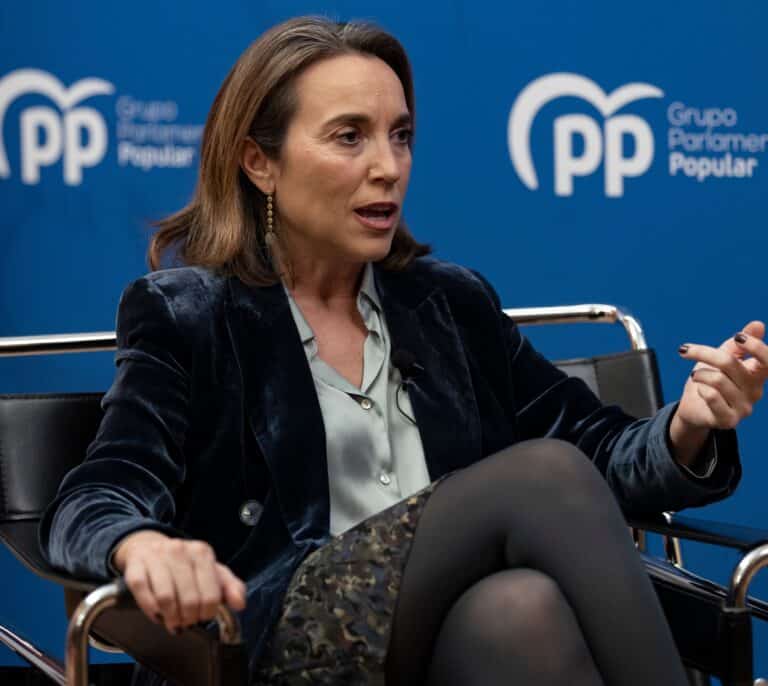 PP dice que los datos del paro están "dopados" por la creación de empleo público y avisa de la consolidación del gasto