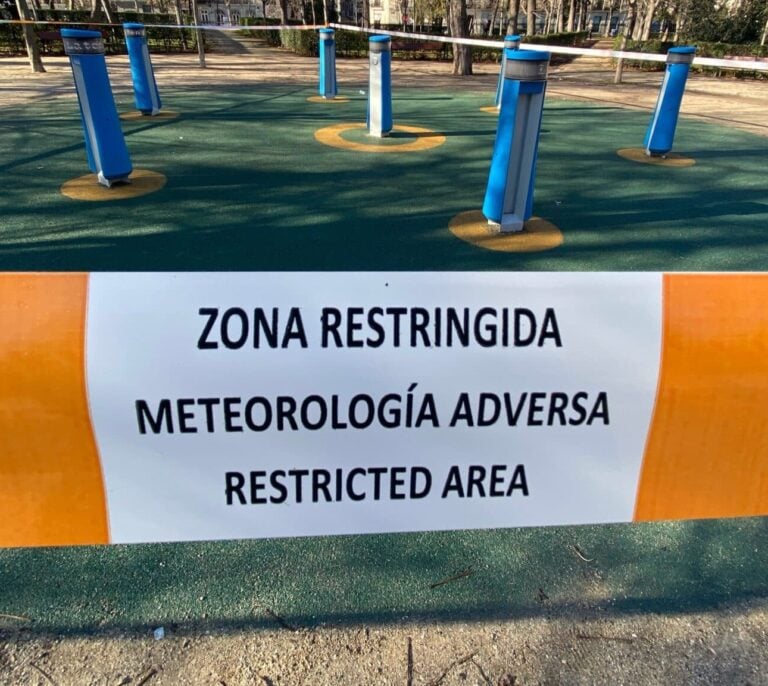 El Retiro y ocho parques de Madrid mantendrán zonas balizadas este lunes por condiciones meteorológicas adversas
