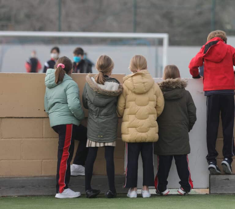 Fin al dominio del fútbol en el recreo: Euskadi promueve 'patios inclusivos' en colegios públicos