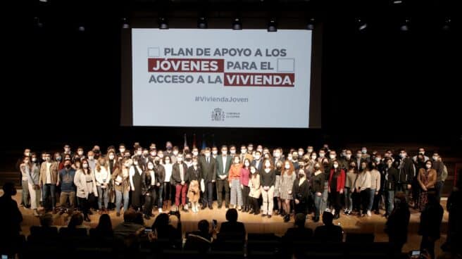 Encuentro de Sánchez con jóvenes sobre vivienda en Alicante.